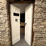 Antica Foresteria Karolingia Bed & Breakfast 3*