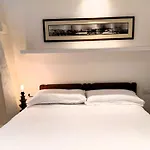 Antica Foresteria Karolingia Bed & Breakfast 3*